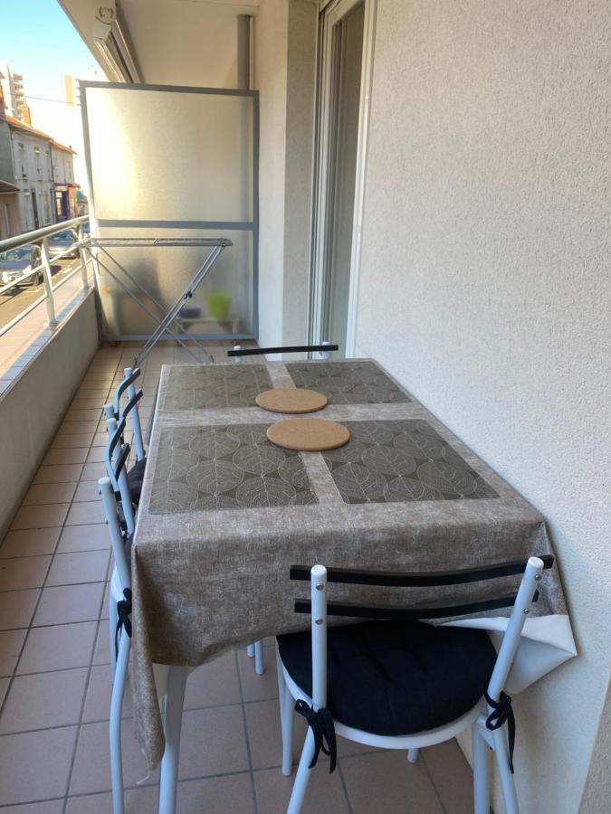 Parking Prive Gratuit, Balcon, 2 Chambres Clermont-Ferrand Exterior photo